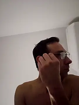 Snapshot of Iliketocooksquirt25 chatting on October 2025 03:39:02 AM Iliketocooksquirt25 online show from October 2025 03:39:02 AM