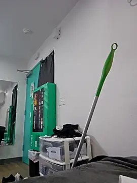 Snapshot of Iliketocooksquirt25 chatting on October 2025 05:35:02 AM Iliketocooksquirt25 online show from October 2025 05:35:02 AM