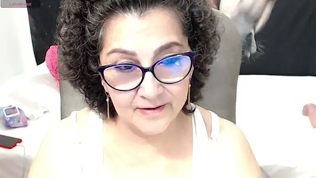 Snapshot of cataleya_mom chatting on February 2025 06:14:02 AM cataleya mom online show from February 2025 06:14:02 AM