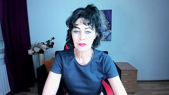 Silvia Wallec online show from June 2026 05:15:01 PM