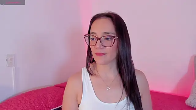 Jessica Herrera  online show from April 2026 10:05:01 PM