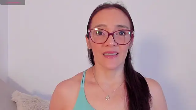 Jessica Herrera  online show from April 2026 09:08:01 PM