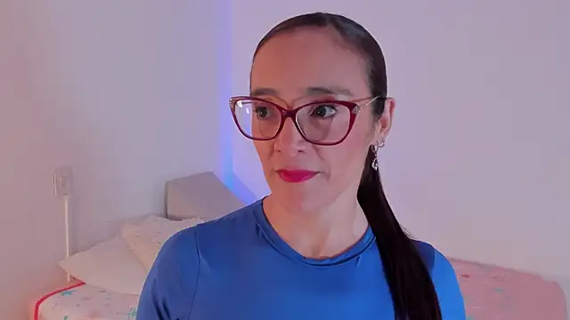 Jessica Herrera  online show from June 2026 10:15:01 PM