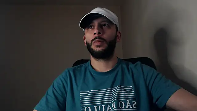 Snapshot of henryaxe chatting on October 2025 05:10:01 PM henryaxe online show from October 2025 05:10:01 PM