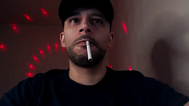 Snapshot of henryaxe chatting on October 2025 10:06:01 AM henryaxe online show from October 2025 10:06:01 AM