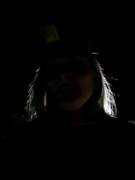 Snapshot of lady_charlyne chatting on January 2025 12:02:01 AM lady charlyne online show from January 2025 12:02:01 AM