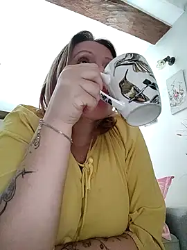 Snapshot of lady_charlyne chatting on October 2025 11:39:01 AM lady charlyne online show from October 2025 11:39:01 AM