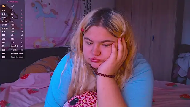 Snapshot of Freakcute_ chatting on October 2025 02:03:02 PM Freakcute online show from October 2025 02:03:02 PM