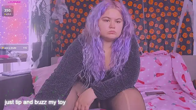 Snapshot of Freakcute_ chatting on October 2025 02:10:01 PM Freakcute online show from October 2025 02:10:01 PM