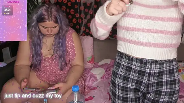 Snapshot of Freakcute_ chatting on November 2025 04:42:01 PM Freakcute online show from November 2025 04:42:01 PM