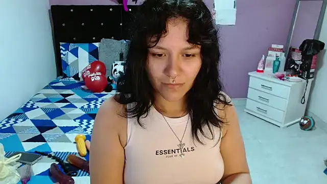 Snapshot of soniafuckboobs chatting on March 2025 07:44:02 PM soniafuckboobs online show from March 2025 07:44:02 PM