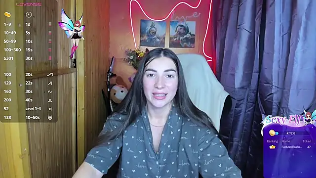 Fiery Brunette  online show from December 2024 03:48:01 PM