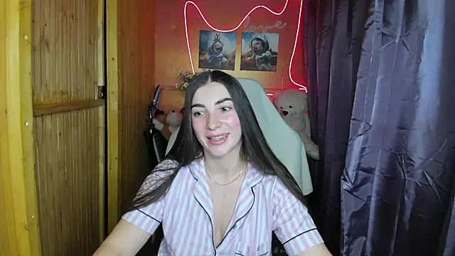 Fiery Brunette  online show from January 2025 12:05:02 PM