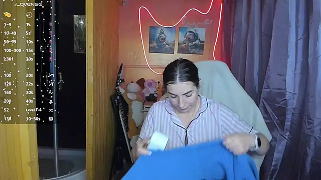 Fiery Brunette  online show from March 2025 11:18:01 AM