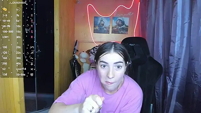 Fiery Brunette  online show from March 2025 09:25:02 AM