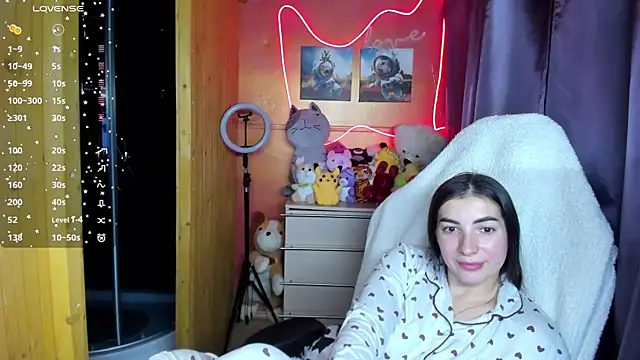 Fiery Brunette  online show from October 2025 05:54:02 PM