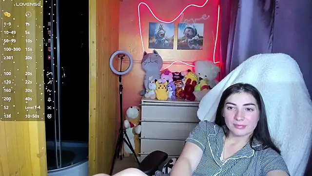 Fiery Brunette  online show from November 2025 05:14:01 PM