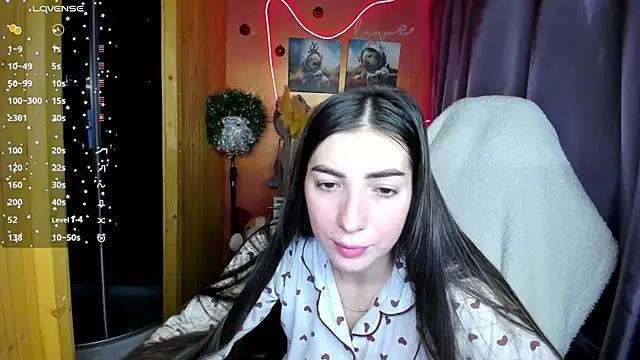 Fiery Brunette  online show from December 2025 06:31:01 AM