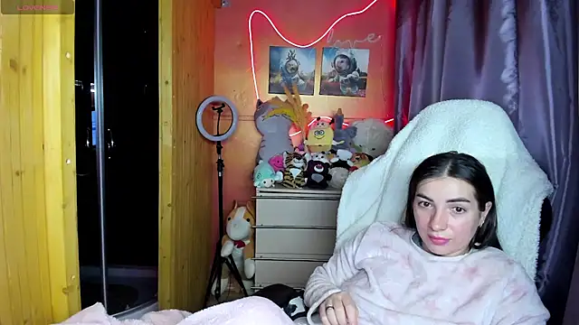 Fiery Brunette  online show from March 2026 02:47:01 AM