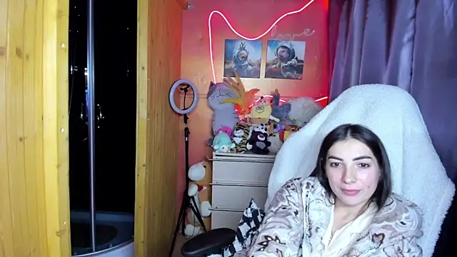 Fiery Brunette  online show from April 2026 11:05:02 AM