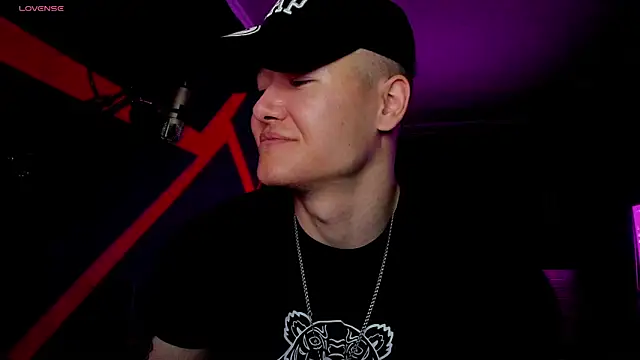 Snapshot of RODARRI chatting on September 2025 09:37:01 PM RODARRI online show from September 2025 09:37:01 PM