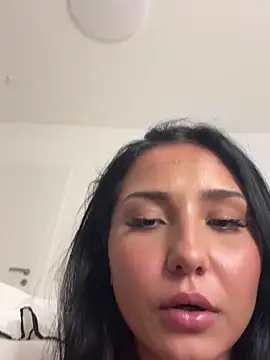 Snapshot of Coco-Love chatting on February 2025 01:22:01 AM Coco-Love online show from February 2025 01:22:01 AM