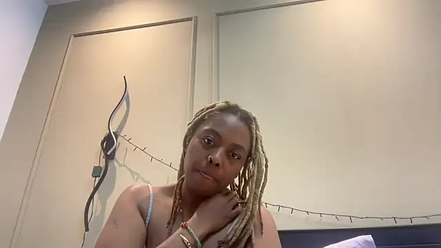 Snapshot of ChocolateCakeQueen chatting on January 2025 03:27:02 AM ChocolateCakeQueen online show from January 2025 03:27:02 AM