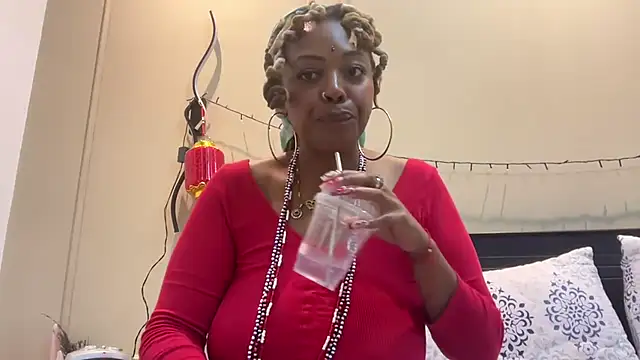 Snapshot of ChocolateCakeQueen chatting on March 2025 01:09:01 AM ChocolateCakeQueen online show from March 2025 01:09:01 AM