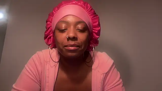 ChocolateCakeQueen online show from December 2025 02:39:01 AM