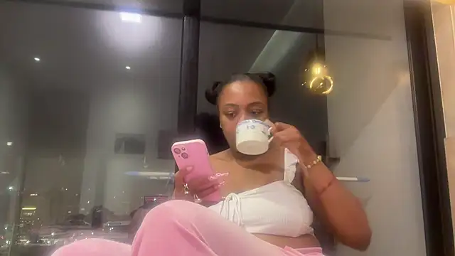 ChocolateCakeQueen online show from June 2026 01:38:02 AM