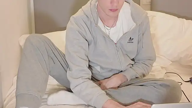 twinkyjd  online show from April 2026 09:39:01 PM