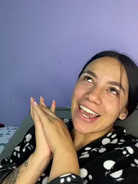 hannahb-e online show from April 2026 02:51:02 AM