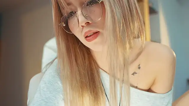 Snapshot of sigmasian chatting on January 2025 04:59:01 AM sigmasian online show from January 2025 04:59:01 AM