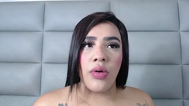 Snapshot of emily_brontee_ chatting on February 2025 01:28:01 PM emily brontee online show from February 2025 01:28:01 PM