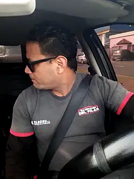 Snapshot of hecwil8 chatting on October 2025 11:47:01 AM hecwil8 online show from October 2025 11:47:01 AM