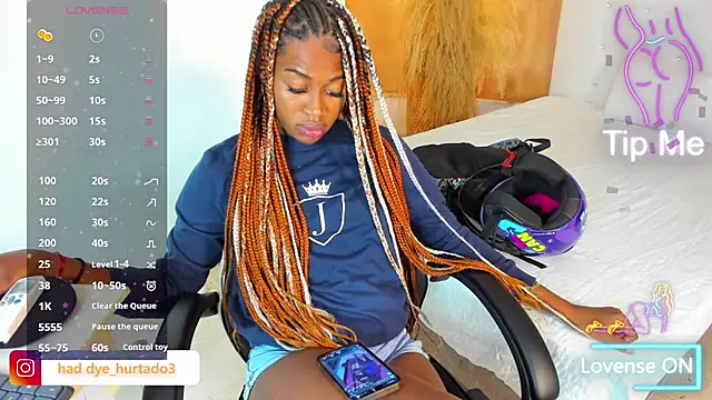 Snapshot of shenielxx chatting on February 2026 01:55:01 PM shenielxx online show from February 2026 01:55:01 PM