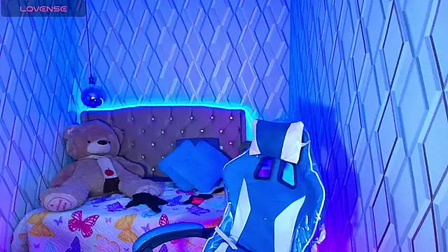 NicolleTaylor online show from October 2025 03:10:01 AM