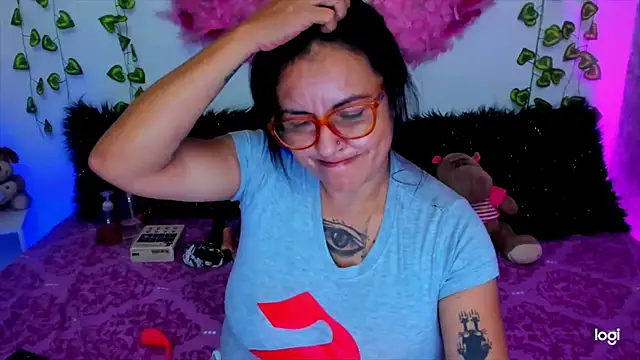 MegamKim online show from November 2025 01:49:01 AM