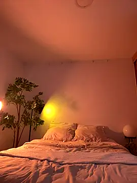 Snapshot of SrLuis18 chatting on December 2025 02:18:01 AM SrLuis18 online show from December 2025 02:18:01 AM