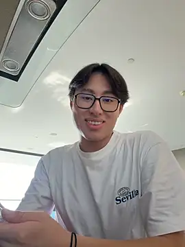 Snapshot of SrLuis18 chatting on January 2026 08:29:01 PM SrLuis18 online show from January 2026 08:29:01 PM