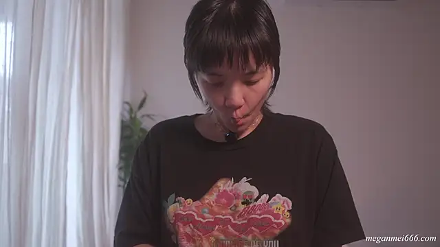 meganmei666 online show from June 2026 06:17:01 PM