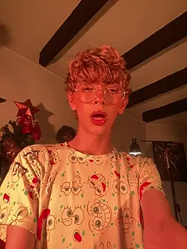 Snapshot of lyamthommpson chatting on December 2025 02:06:02 AM lyamthommpson online show from December 2025 02:06:02 AM