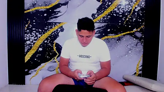 Snapshot of sweethot___ chatting on September 2025 01:57:02 PM sweethot online show from September 2025 01:57:02 PM