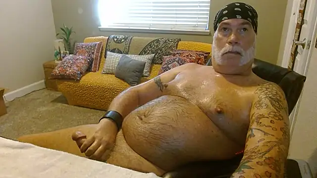 musclebearnips online show from October 2025 06:08:02 PM