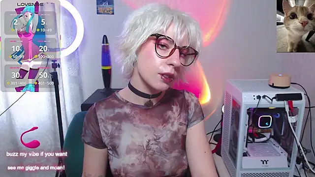 Snapshot of _Moonlight_t chatting on October 2025 12:47:01 PM Moonlight t online show from October 2025 12:47:01 PM