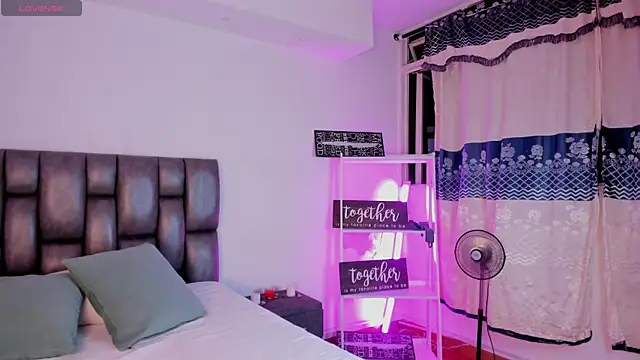 victoria mooree online show from January 2025 02:17:01 AM