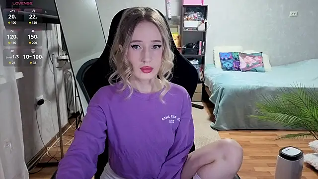 Little Soph online show from December 2025 11:21:01 PM