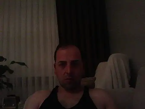 Snapshot of Yldrmm_9553 chatting on June 2026 09:35:02 PM Yldrmm 9553 online show from June 2026 09:35:02 PM