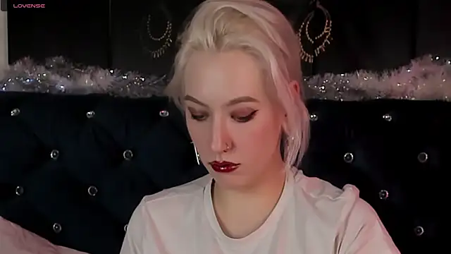 Snapshot of RachelCart chatting on January 2025 10:41:02 AM RachelCart online show from January 2025 10:41:02 AM
