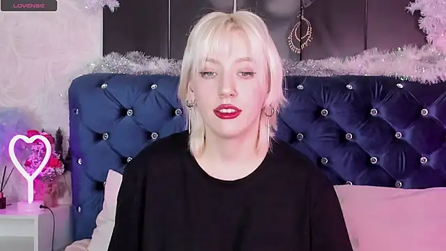 Snapshot of RachelCart chatting on January 2025 12:56:01 PM RachelCart online show from January 2025 12:56:01 PM